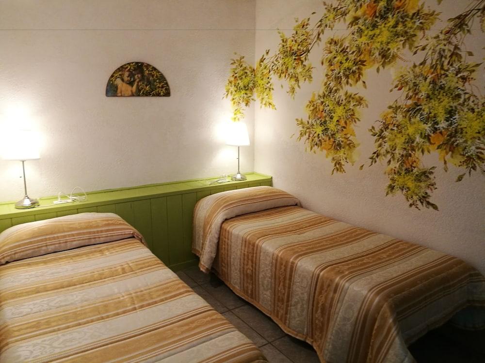 Felicia Hotel 3*